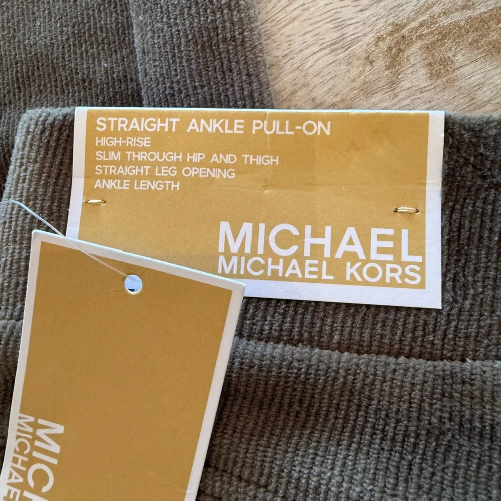 Michael Kors pants. Olive green, pull on pants - Picture 3 of 8